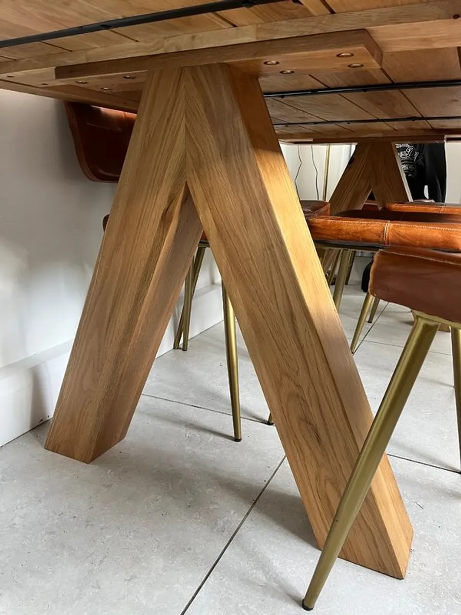 Oak dining table - Image 4