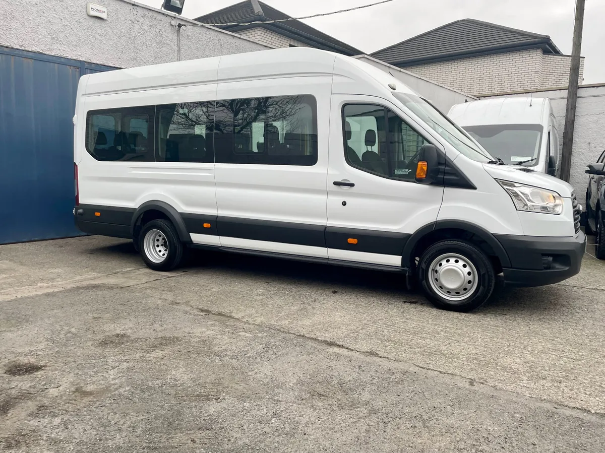 Ford Transit 460 Trend 2.2 TDCI 17 Seat Bus,2016 - Image 2