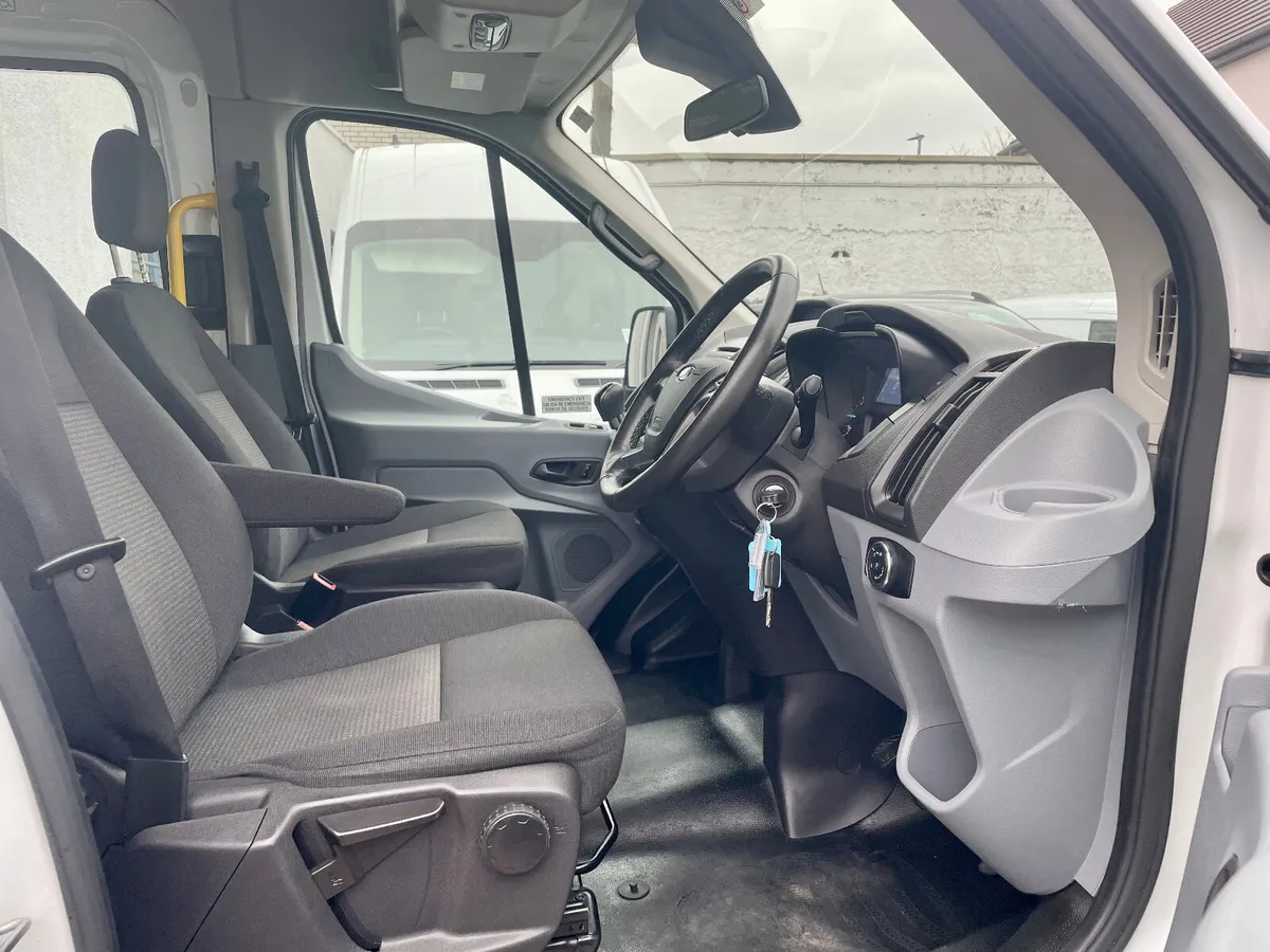Ford Transit 460 Trend 2.2 TDCI 17 Seat Bus,2016 - Image 4