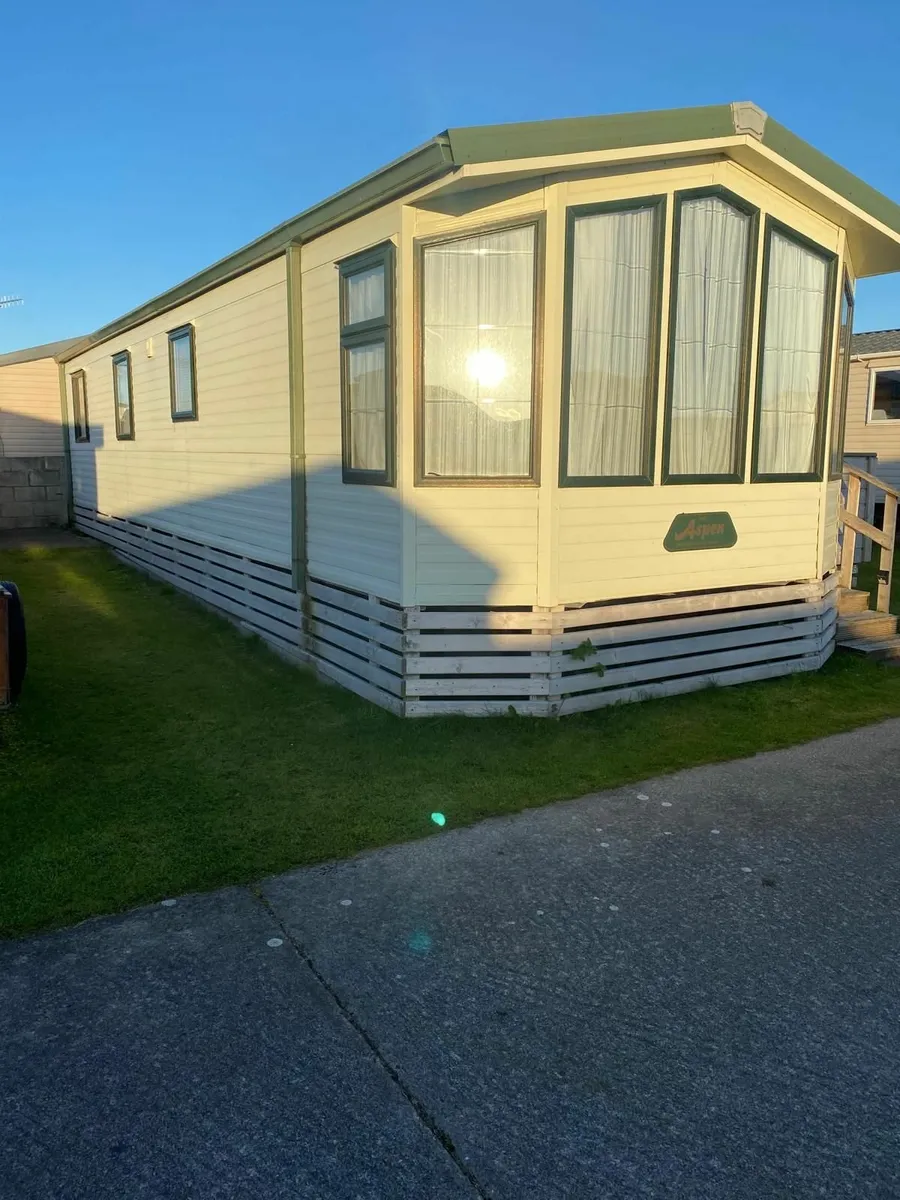STUNNING WILLERBY ASPEN 3 BEDROOM - Image 3