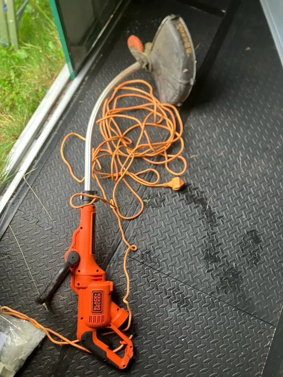 Black and Decker Strimmer