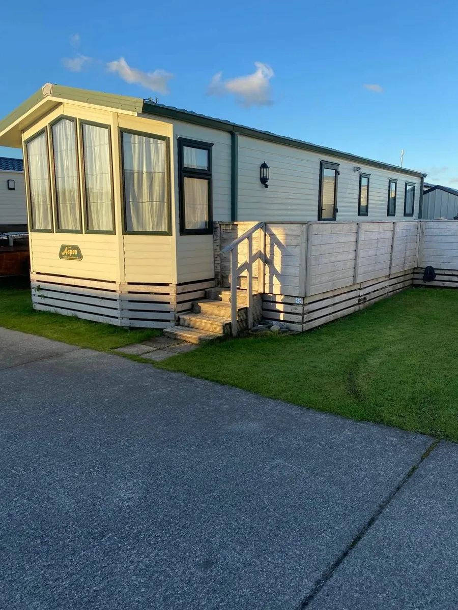 STUNNING WILLERBY ASPEN 3 BEDROOM - Image 1