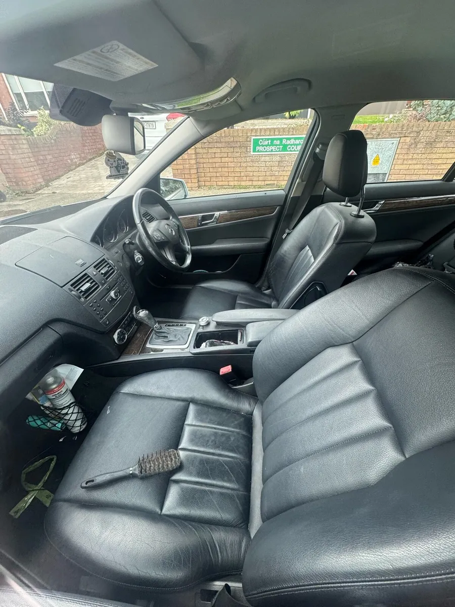 Mercedes C-Class 200 Automatic - Image 4