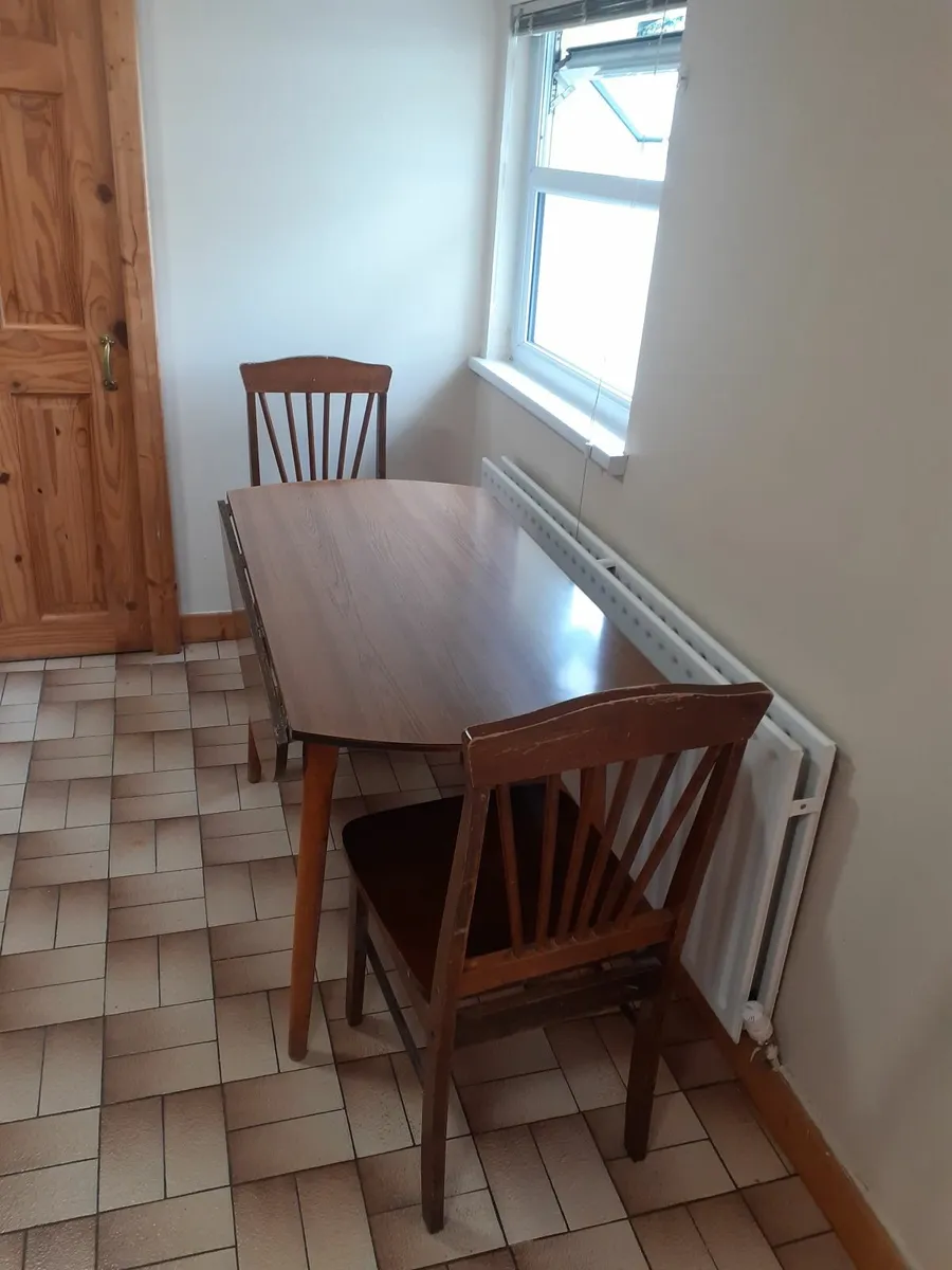 Table & Chairs - Image 1
