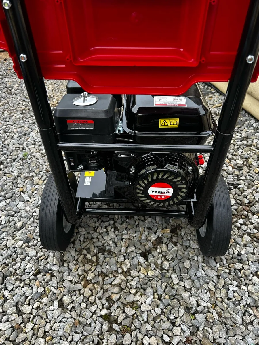 Pressure washer and Water Fed Brush (9 metre) - Image 3