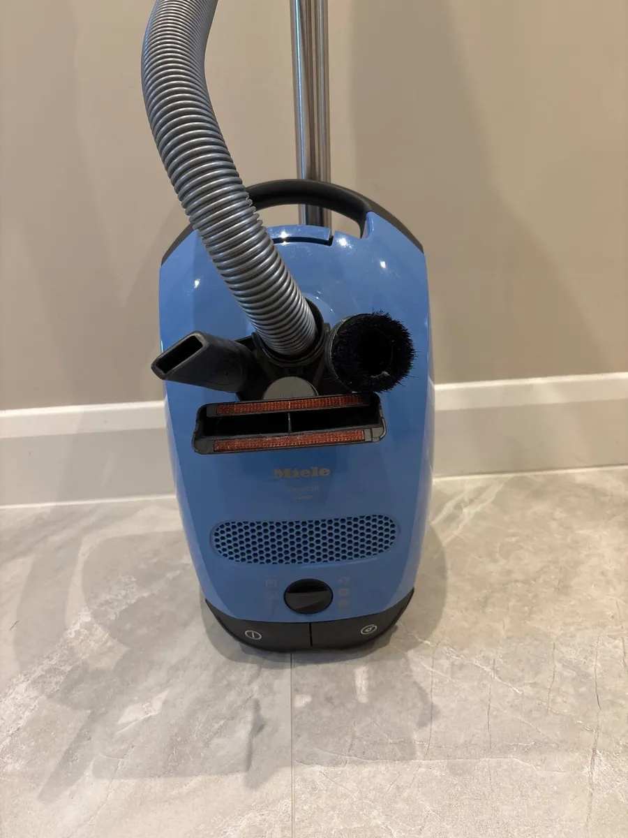 Miele Vacuum Cleaner - Image 1