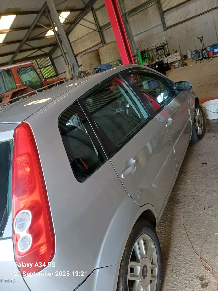 Car - Image 2