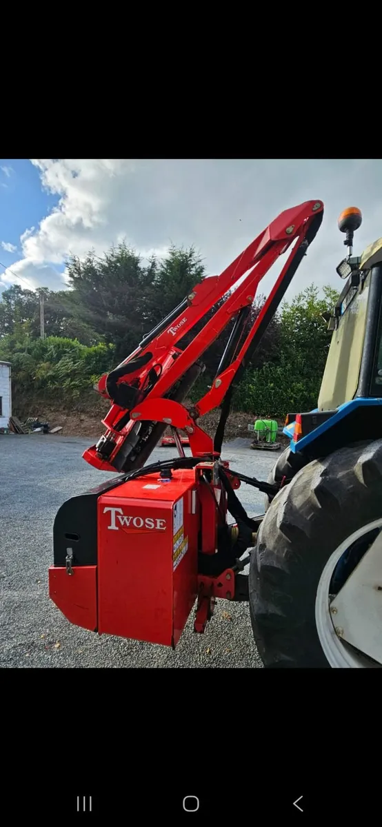 Twose 57-5 Hedge Cutter (Like New) - Image 3