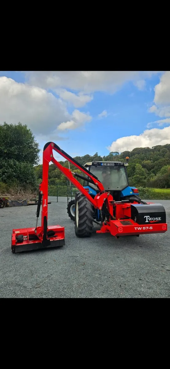 Twose 57-5 Hedge Cutter (Like New) - Image 1