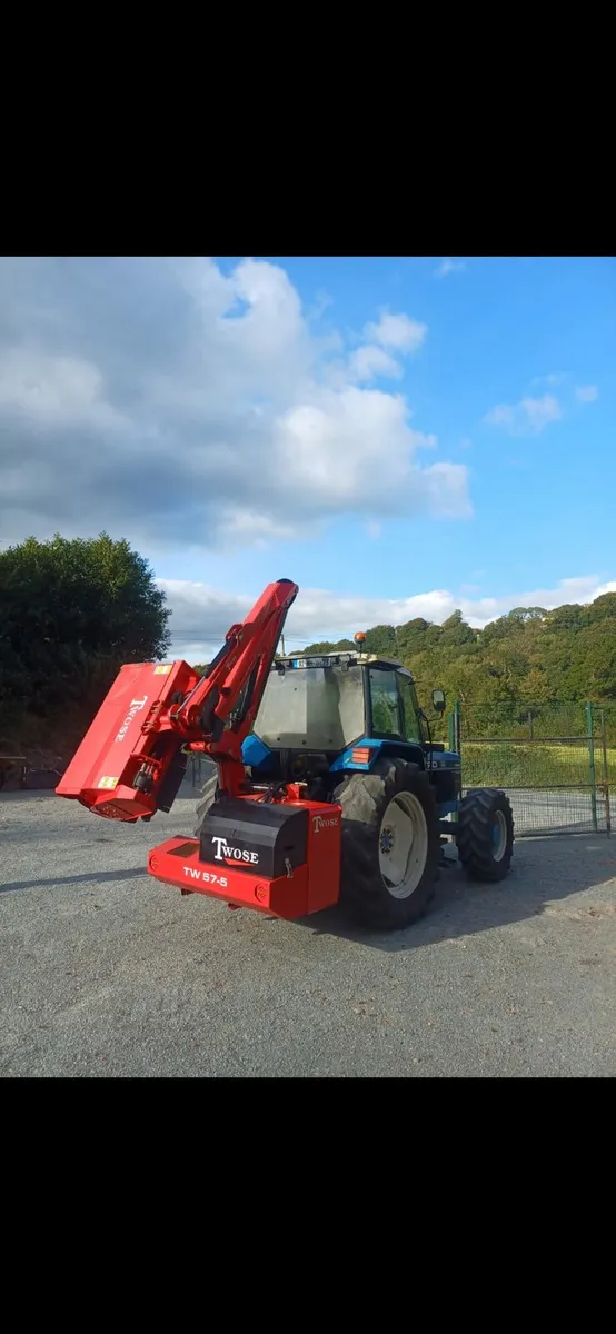 Twose 57-5 Hedge Cutter (Like New) - Image 4