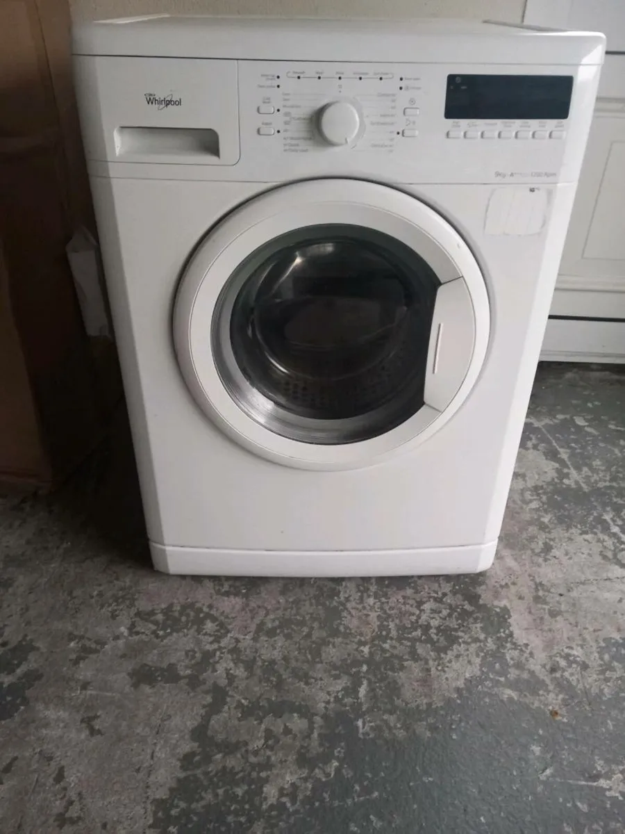 Whirlpool 9kg washing machine - Image 1
