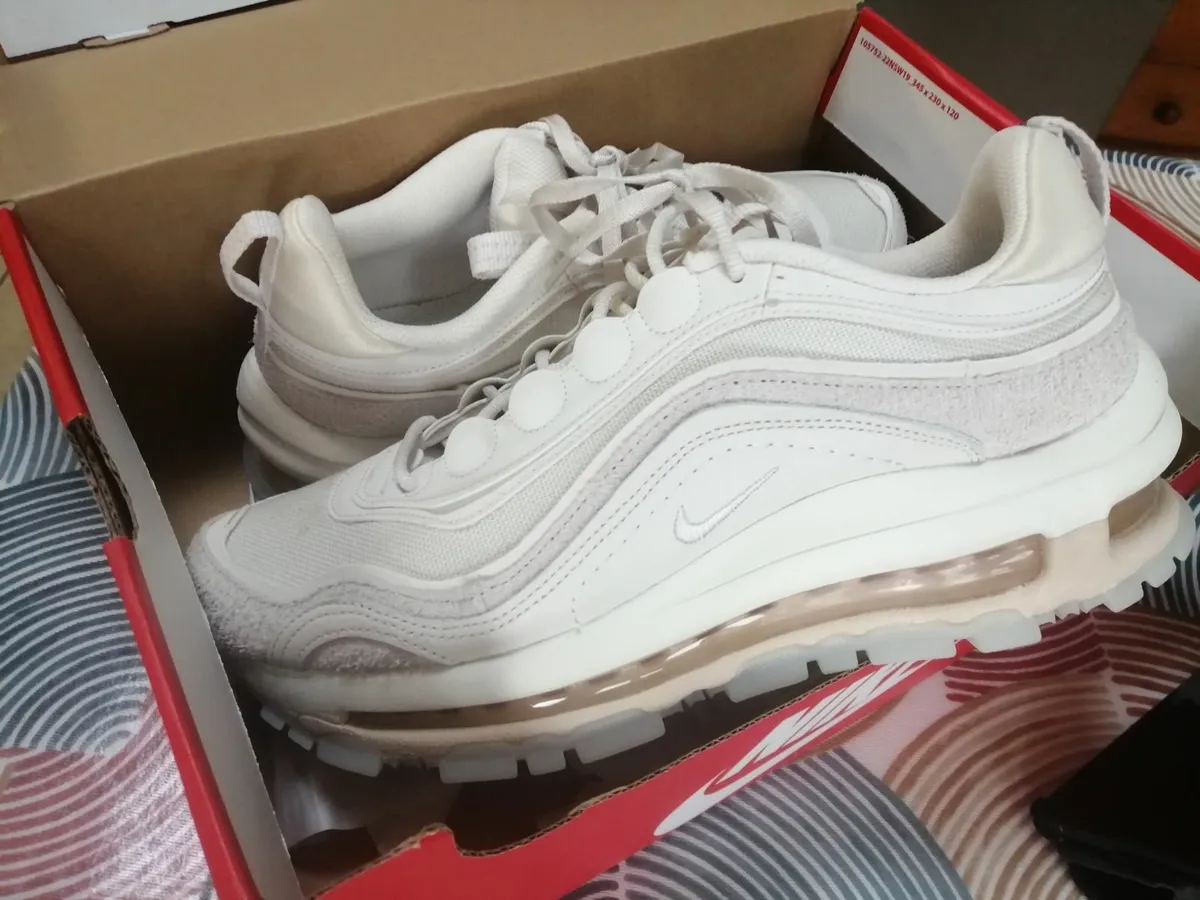 Runners - Image 1