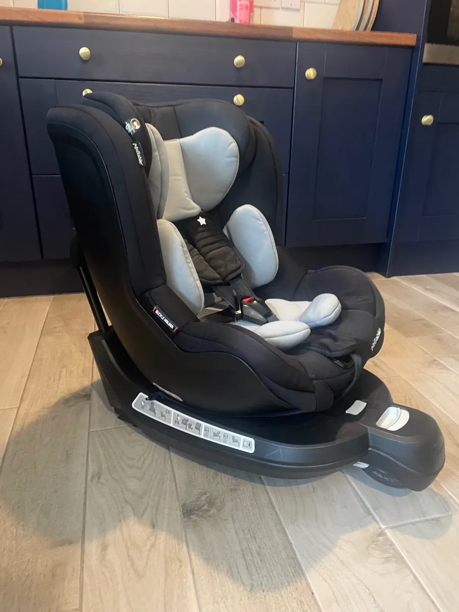 Car seat - Image 1
