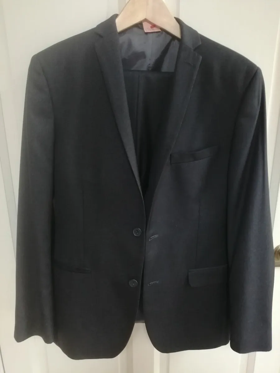 3 piece suit - Image 3