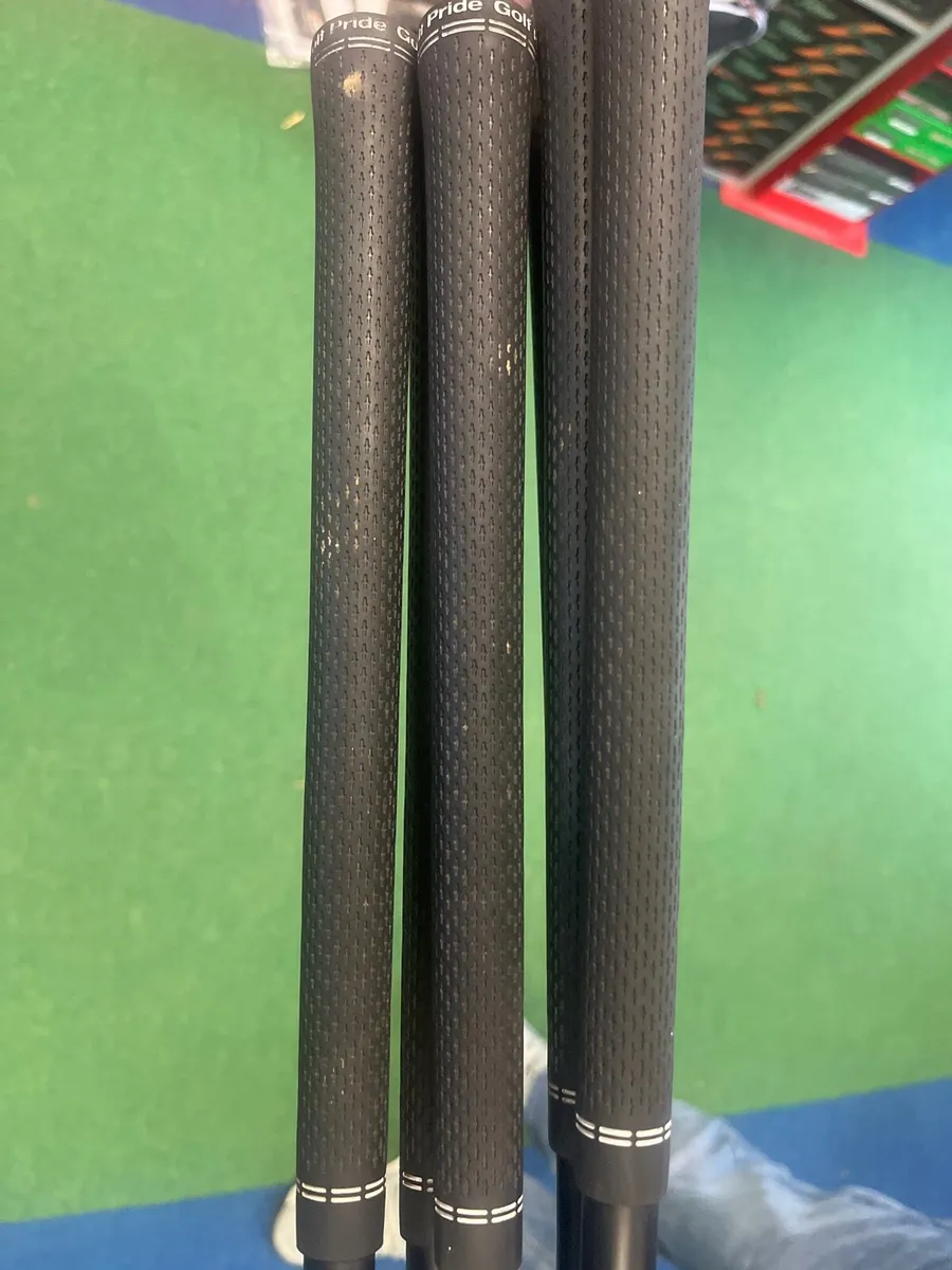 Ping G425 left hand graphite irons - Image 4