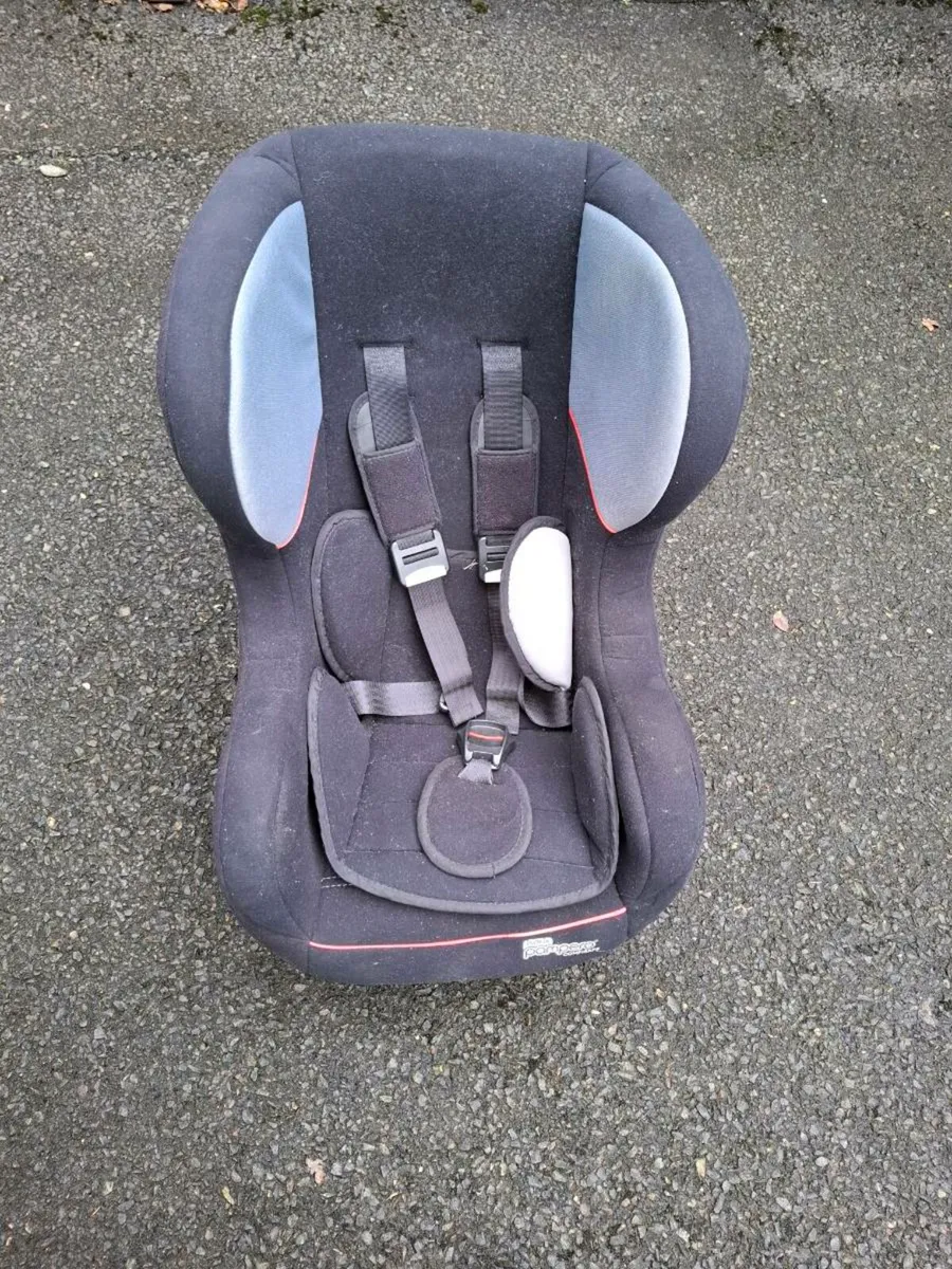 Free to take away.       Baby car seat - Image 3