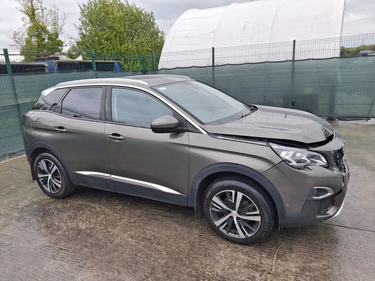2018 Peugeot 3008  Allure  light damage - Image 3