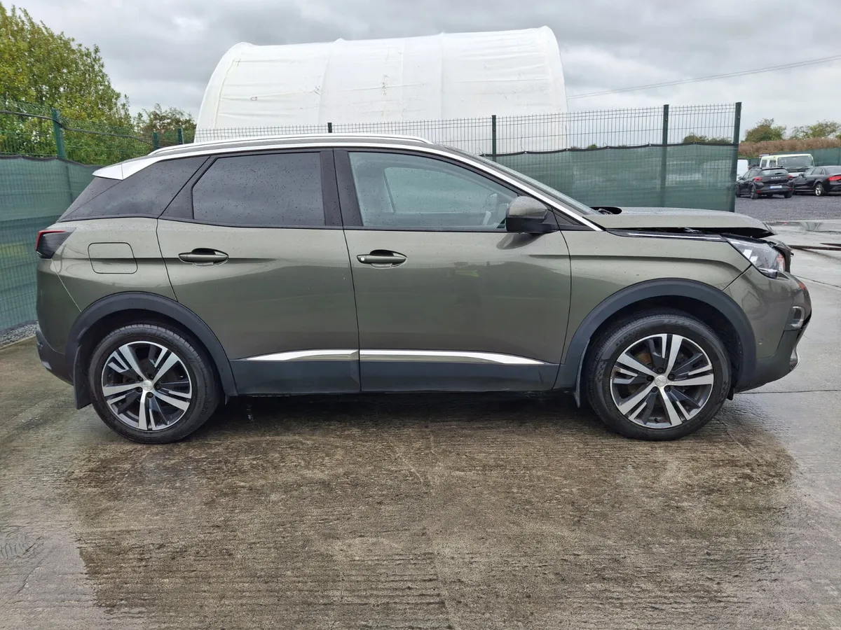 2018 Peugeot 3008  Allure  light damage - Image 4