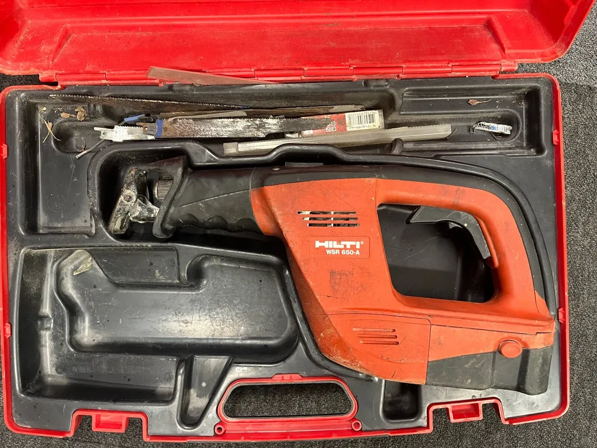 Hilti Rec Saw + Batts & Chrg - Image 1