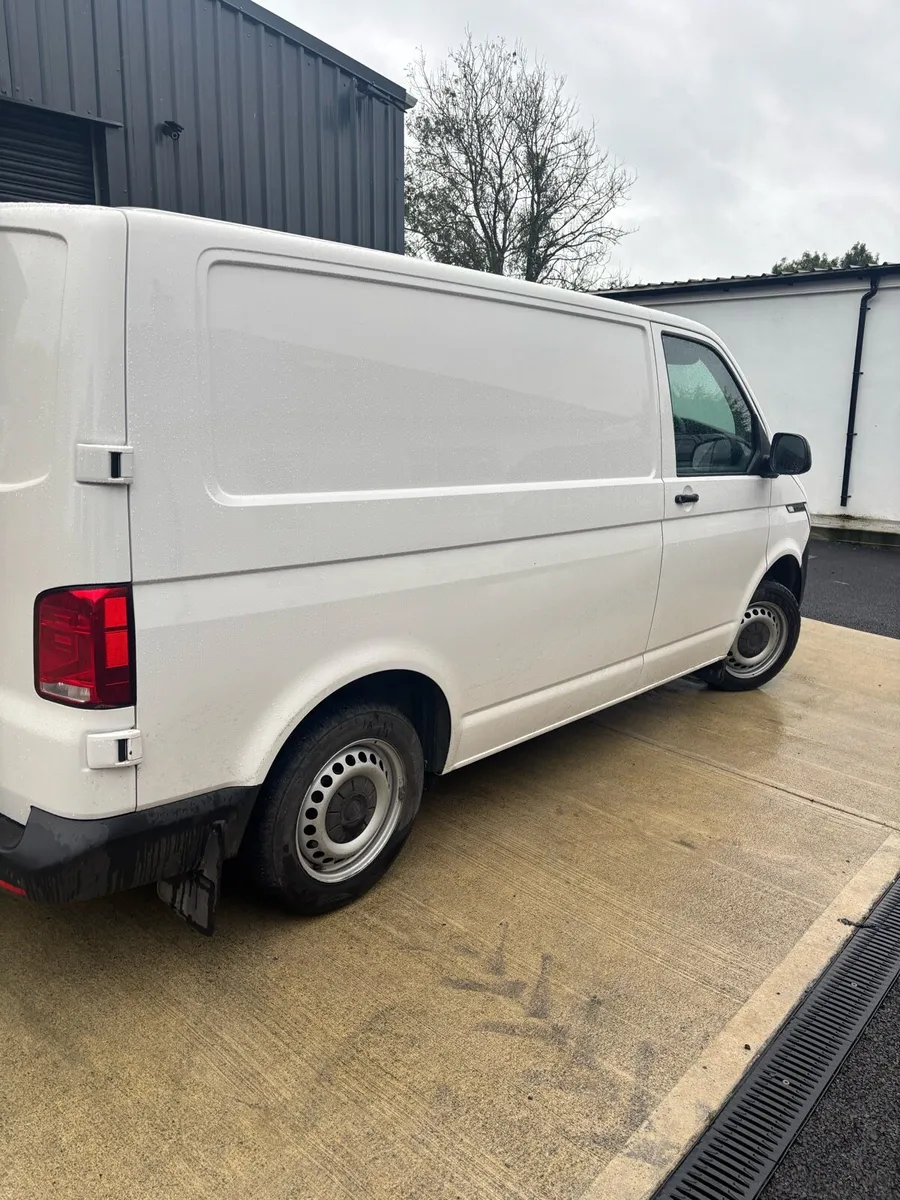 Van - Image 4