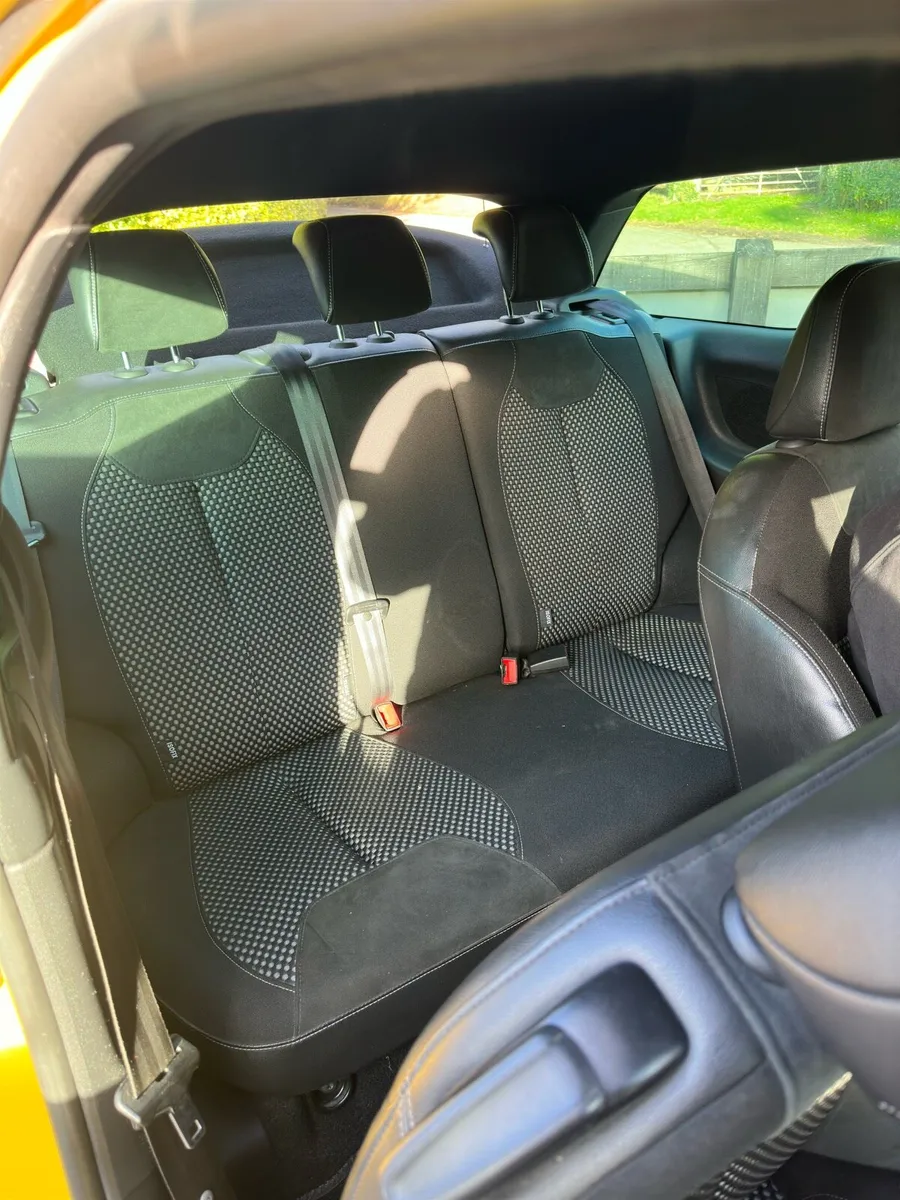 Sale Citroen ds3 1.6 diesel low mileage - Image 3