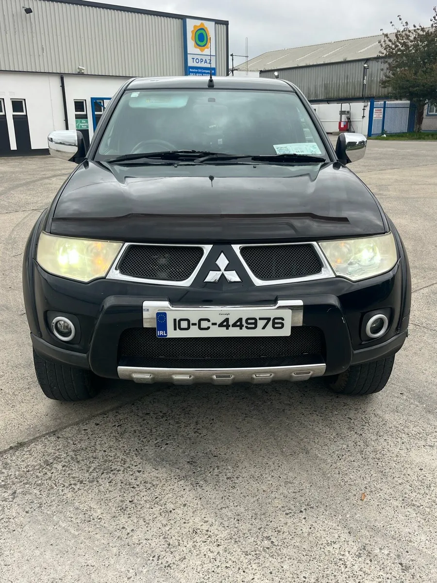 2010 Mitsubishi l200 years tax +doe - Image 2