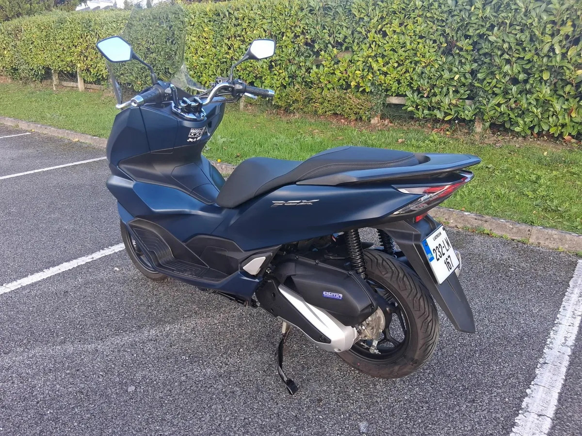 232 Honda PCX 125 Clean ***only 2700kms*** - Image 2