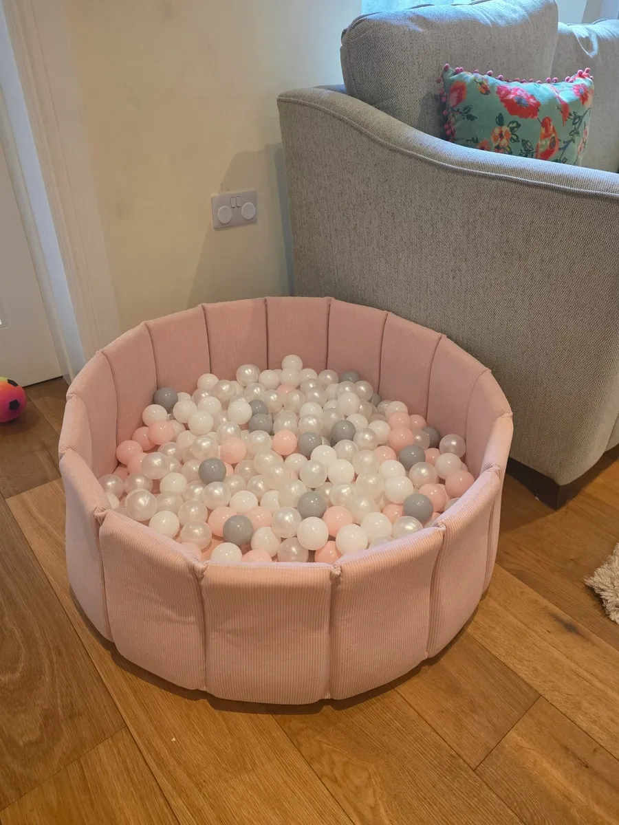 Ball pit