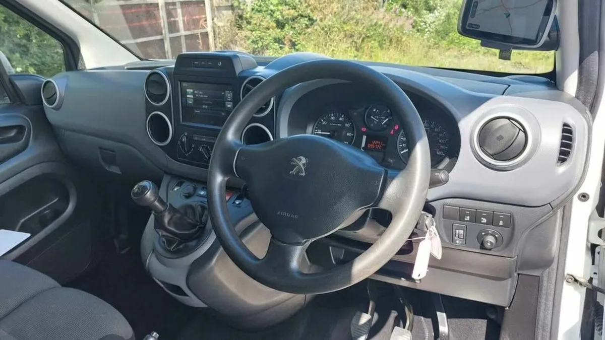 2017 Peugeot Partner 1.6hdi 75 - Image 3