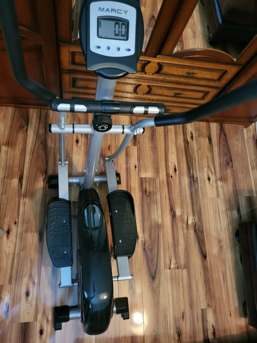 Cross Trainer - Image 3