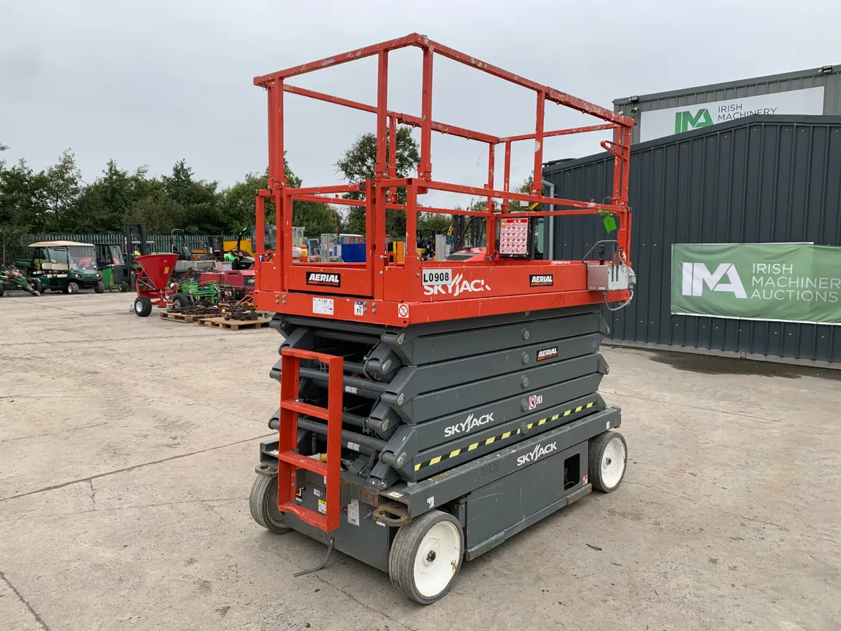 BID ONLINE NOW - 2019 SKYJACK SJ4740 SCISSORS LIFT - Image 4