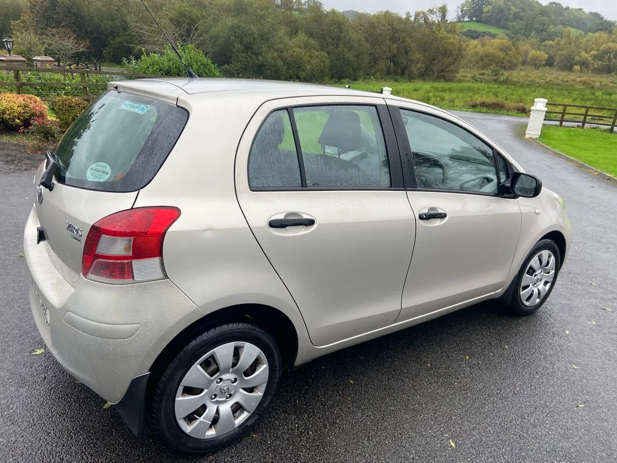 Toyota Yaris 1.0 petrol - Image 4