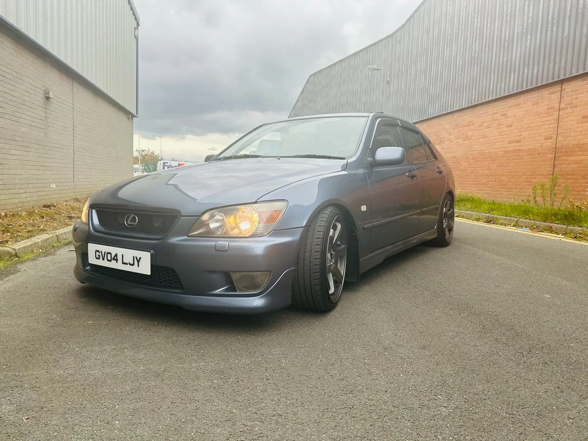 Lexus IS 200 Sport *97,000 miles* - Image 1