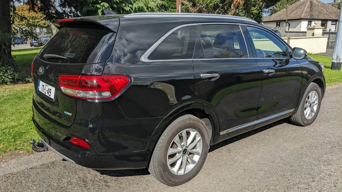 2017 Kia Sorento - Image 4