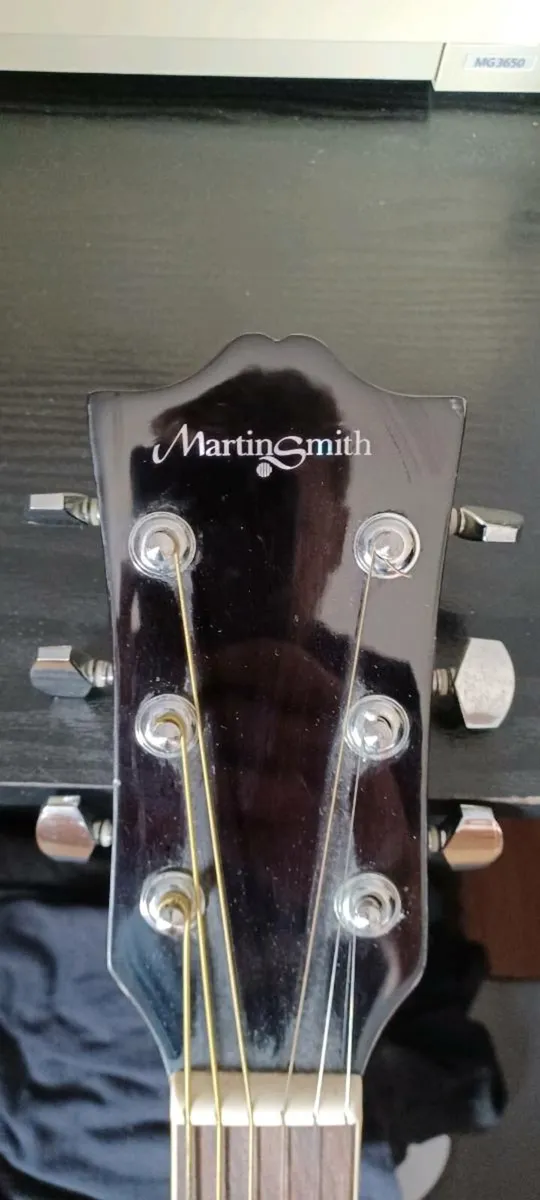 Martin Smith beginner acoustic guitar - Image 2