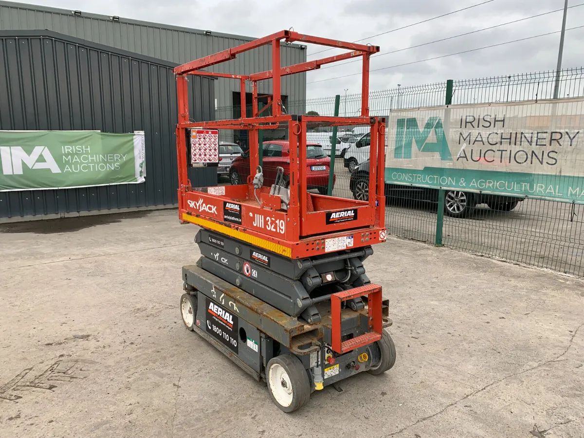 BID ONLINE NOW - 2018 SKYJACK SJ3219 SCISSORS LIFT - Image 2