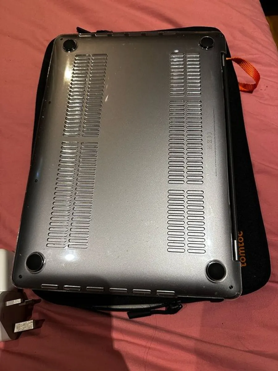 MacBook Pro M2 - Image 4