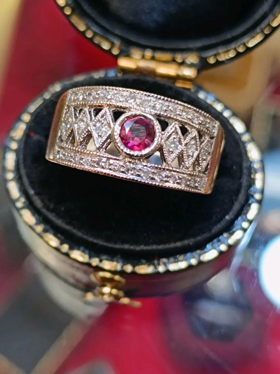 18k Yellow Gold Diamond & Ruby Wide Ring - Image 2