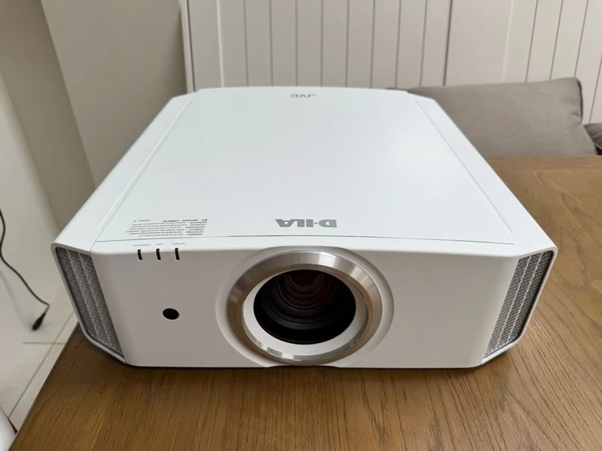 Jvc Dla-x30WE projector - Image 1
