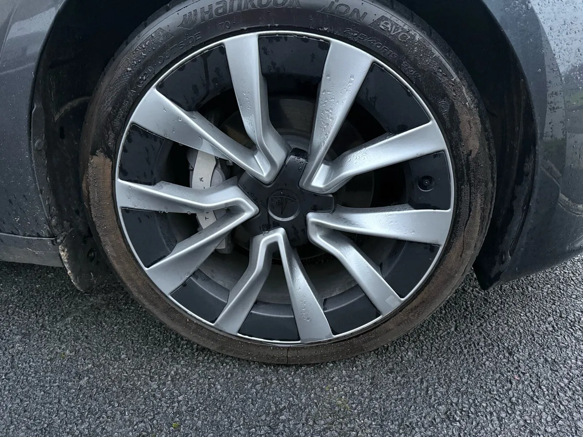 Tesla Model 3 with Indicator stalk - Image 3