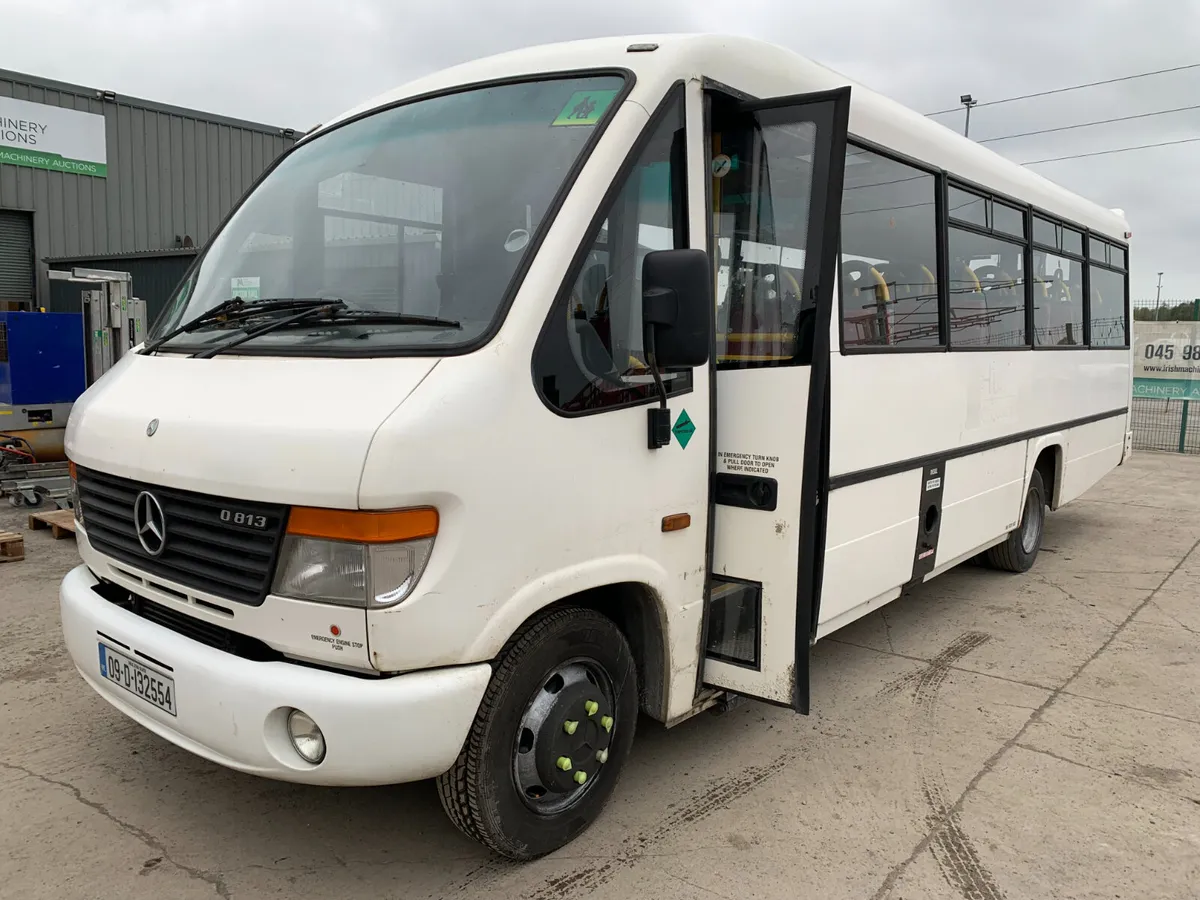 BID ONLINE NOW - 2009 MERCEDES VARIO 813 MINI BUS - Image 1