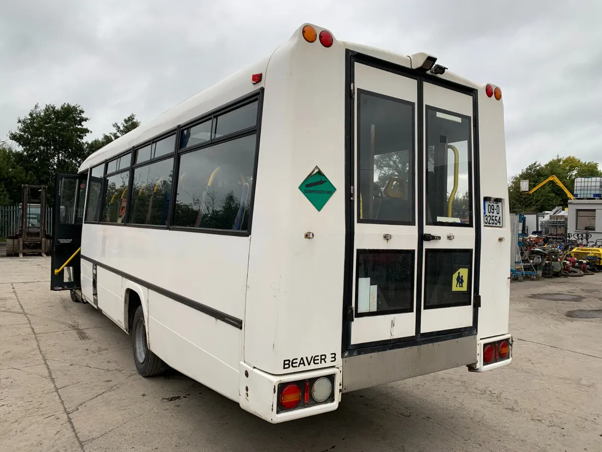 BID ONLINE NOW - 2009 MERCEDES VARIO 813 MINI BUS - Image 3