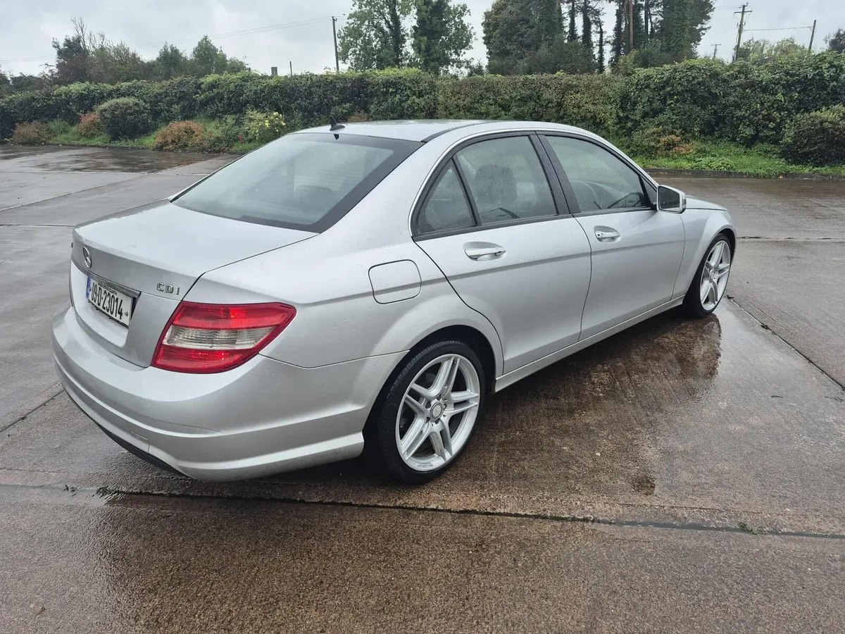 Mercedes benz C220 - Image 3