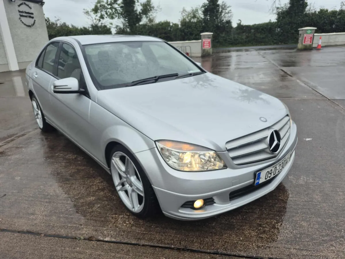 Mercedes benz C220 - Image 4