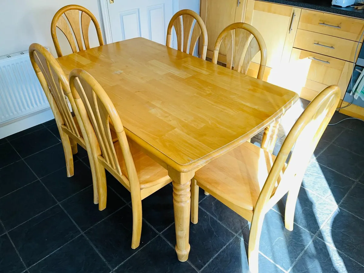 Solid wood 5ft table + 6 chairs - Image 3