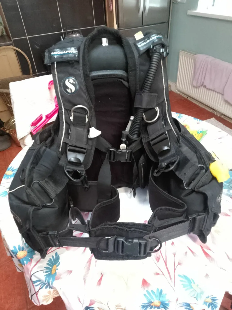 Scubapro  BCD. (GLIDE 2000) - Image 1