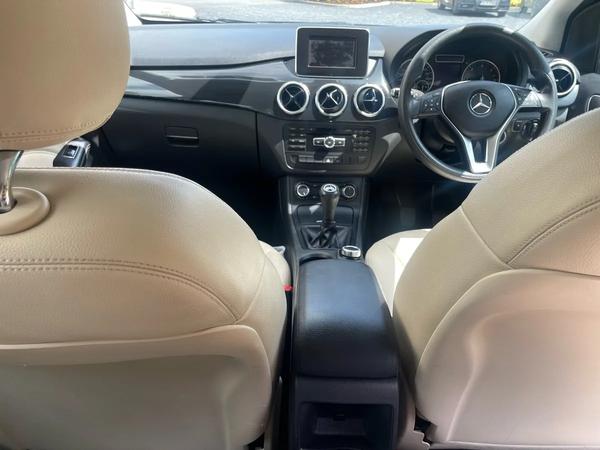 Mercedes B180 - Image 2