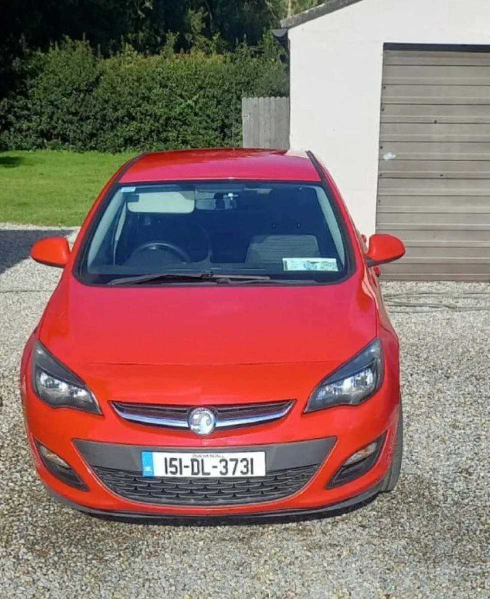 Stunning Red Opel Astra 1.6 Diesel NCT + Tax - Image 1