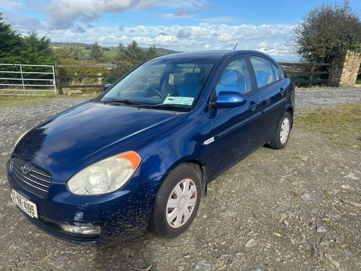 2007 Hyundai accent - Image 3