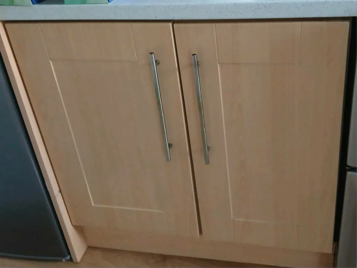Kitchen Units/Presses - Image 3
